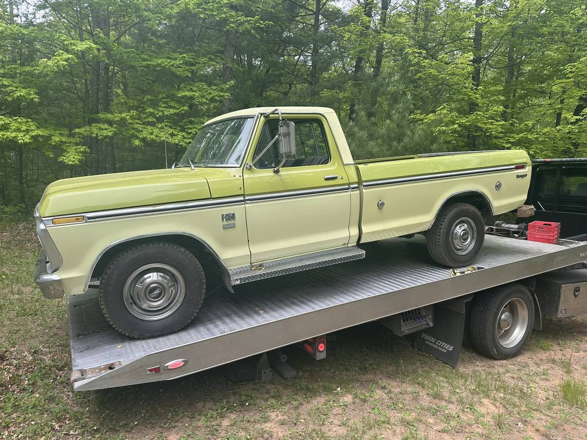 Ford-F250-camper-special-1975-20