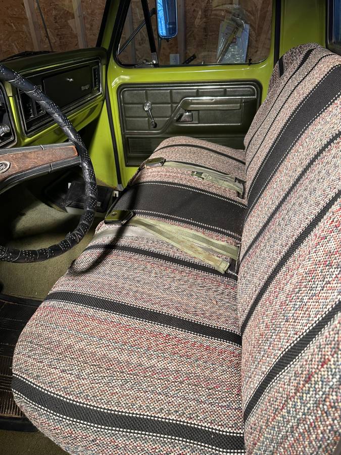 Ford-F250-camper-special-1975-4