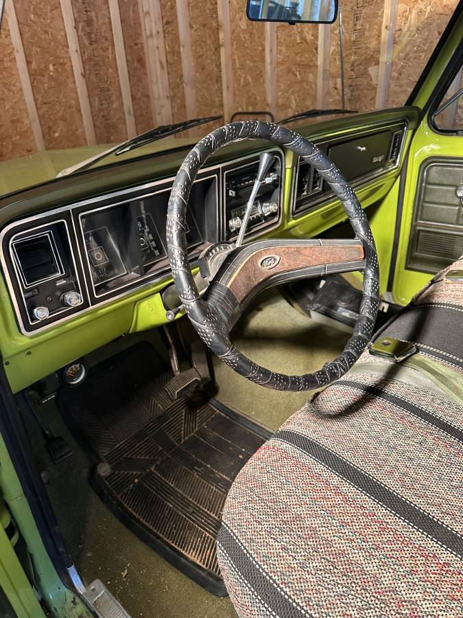 Ford-F250-camper-special-1975-5