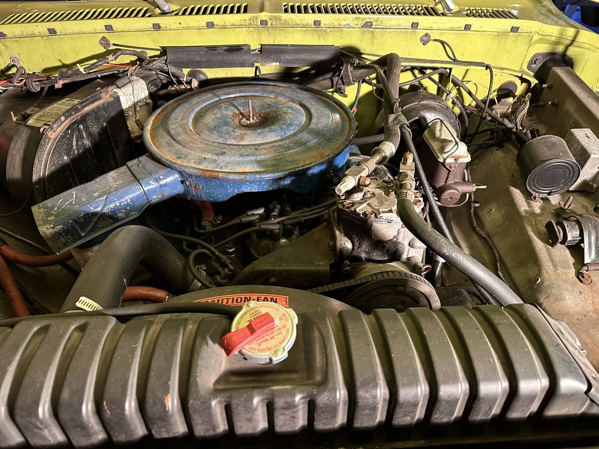Ford-F250-camper-special-1975