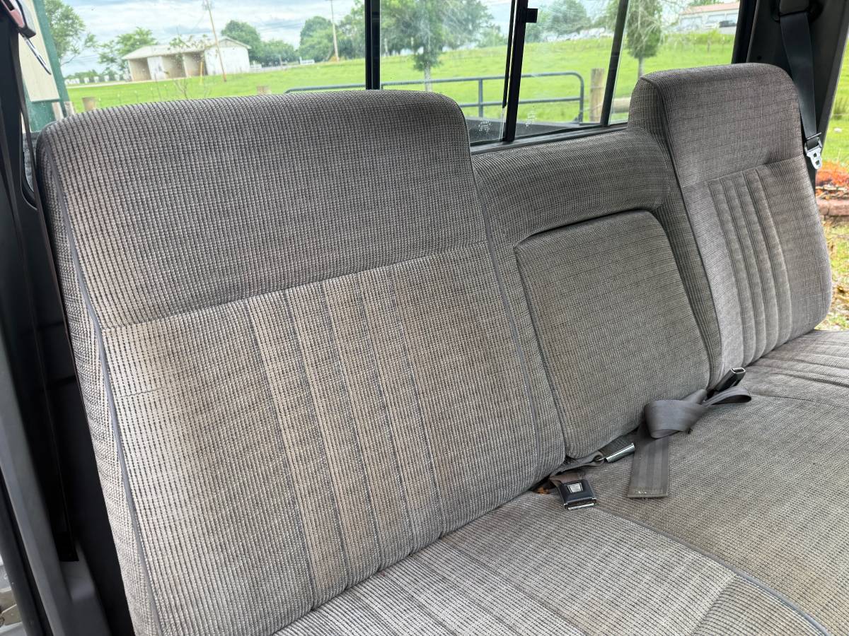 Ford-F250-lariat-1988-silver-16