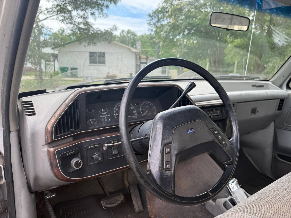 Ford-F250-lariat-1988-silver-17