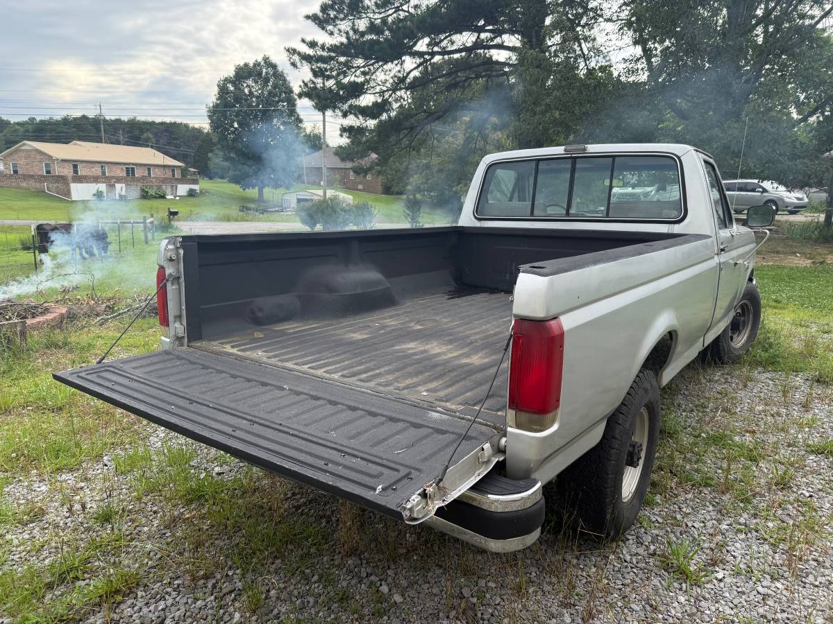 Ford-F250-lariat-1988-silver-8