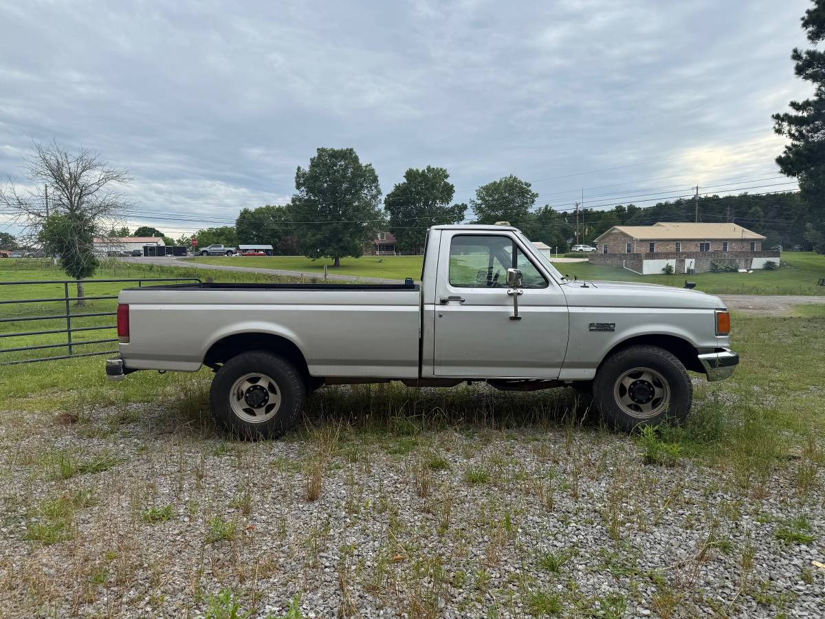 Ford-F250-lariat-1988-silver-9