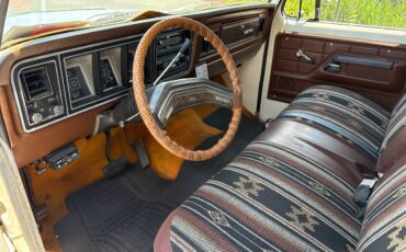 Ford-F350-1978-white-1