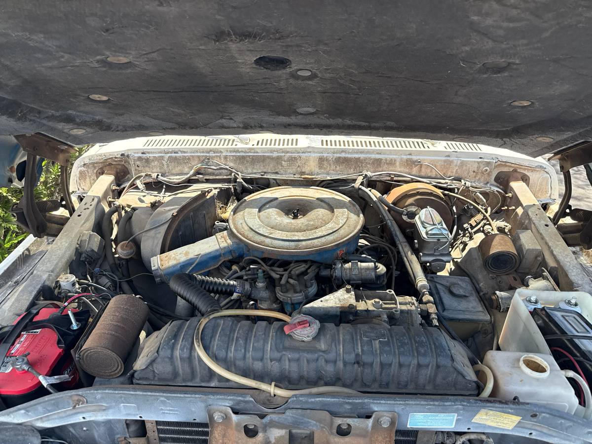 Ford-F350-1978-white