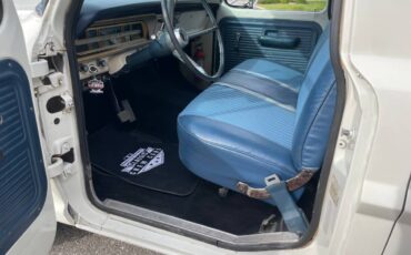 Ford-F350-crew-cab-1970-white-2
