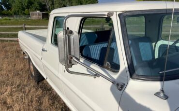Ford-F350-crew-cab-1970-white-3