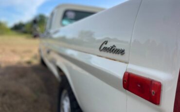 Ford-F350-crew-cab-1970-white-7