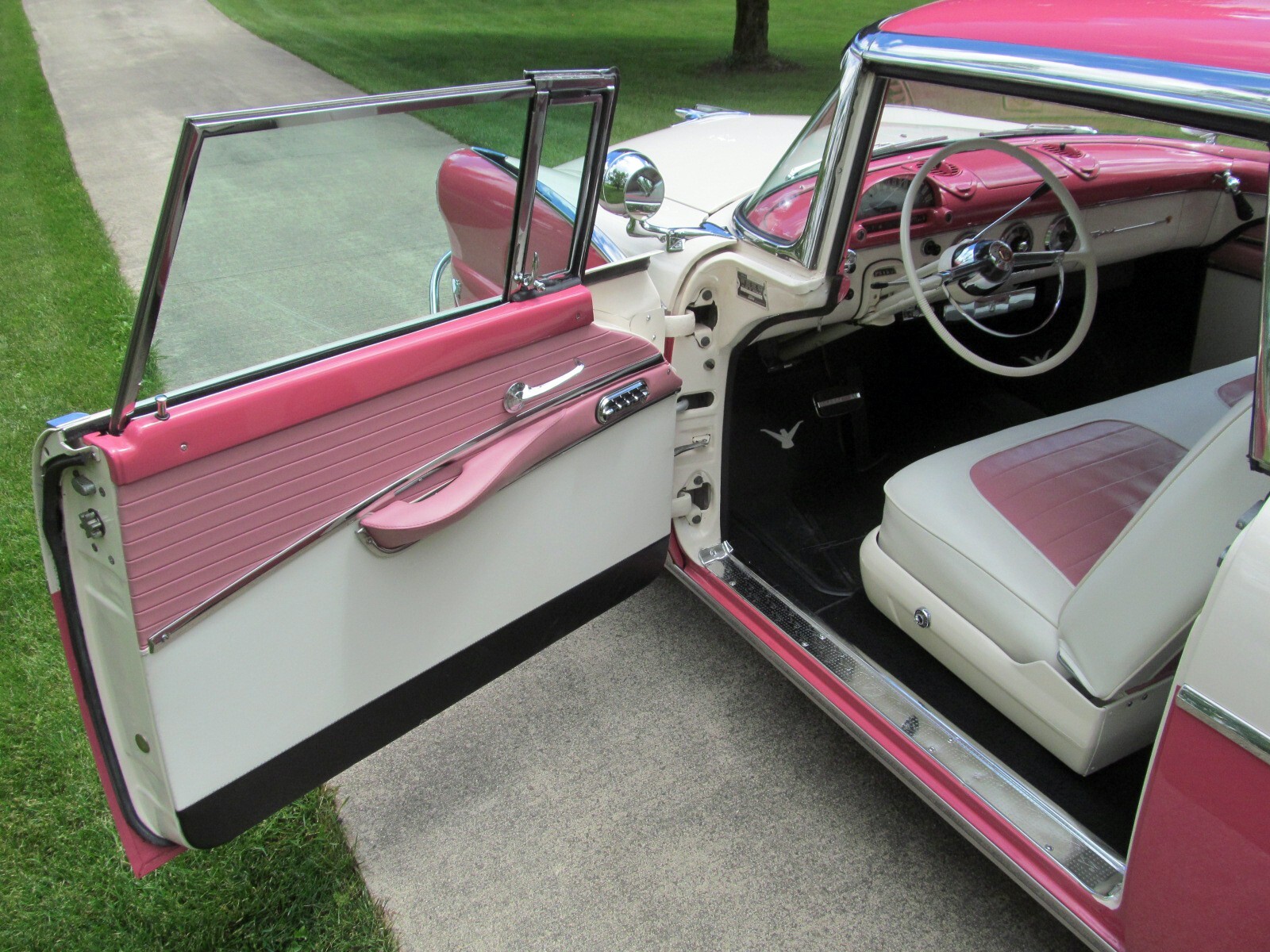 Ford-Fairlane-1955-Coupe-10