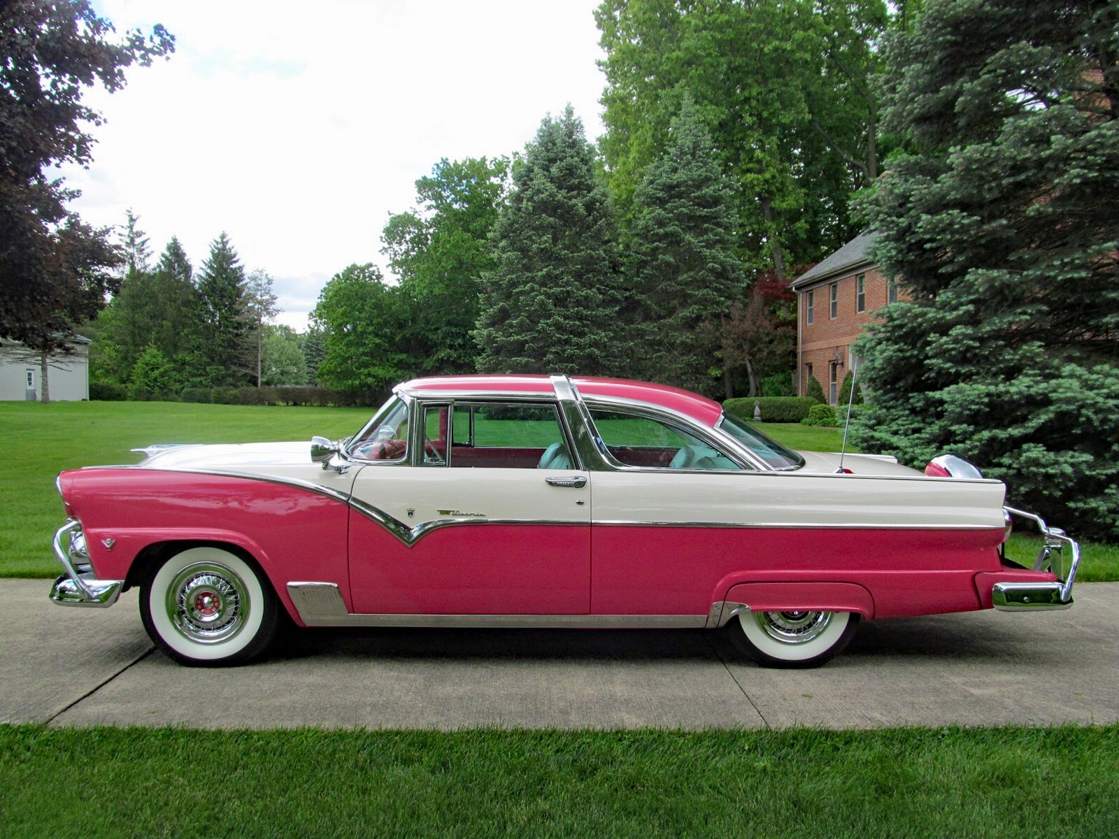 Ford-Fairlane-1955-Coupe-2