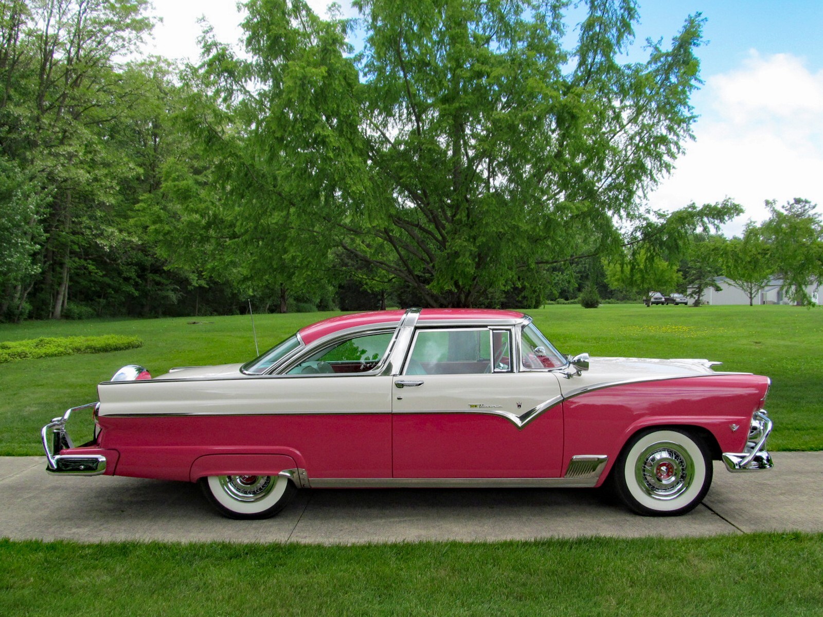 Ford-Fairlane-1955-Coupe-3