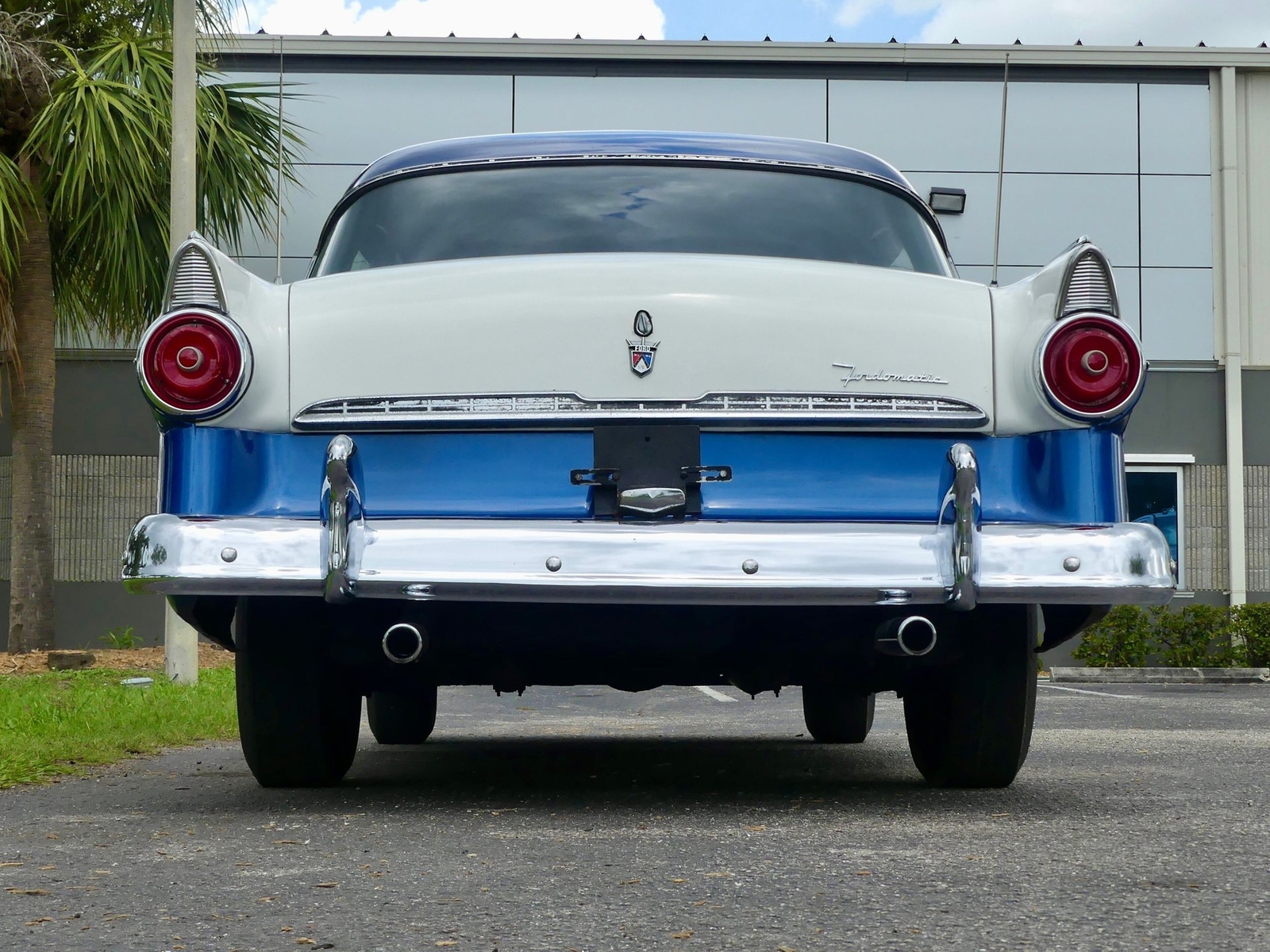 Ford-Fairlane-1955-Sedan-16