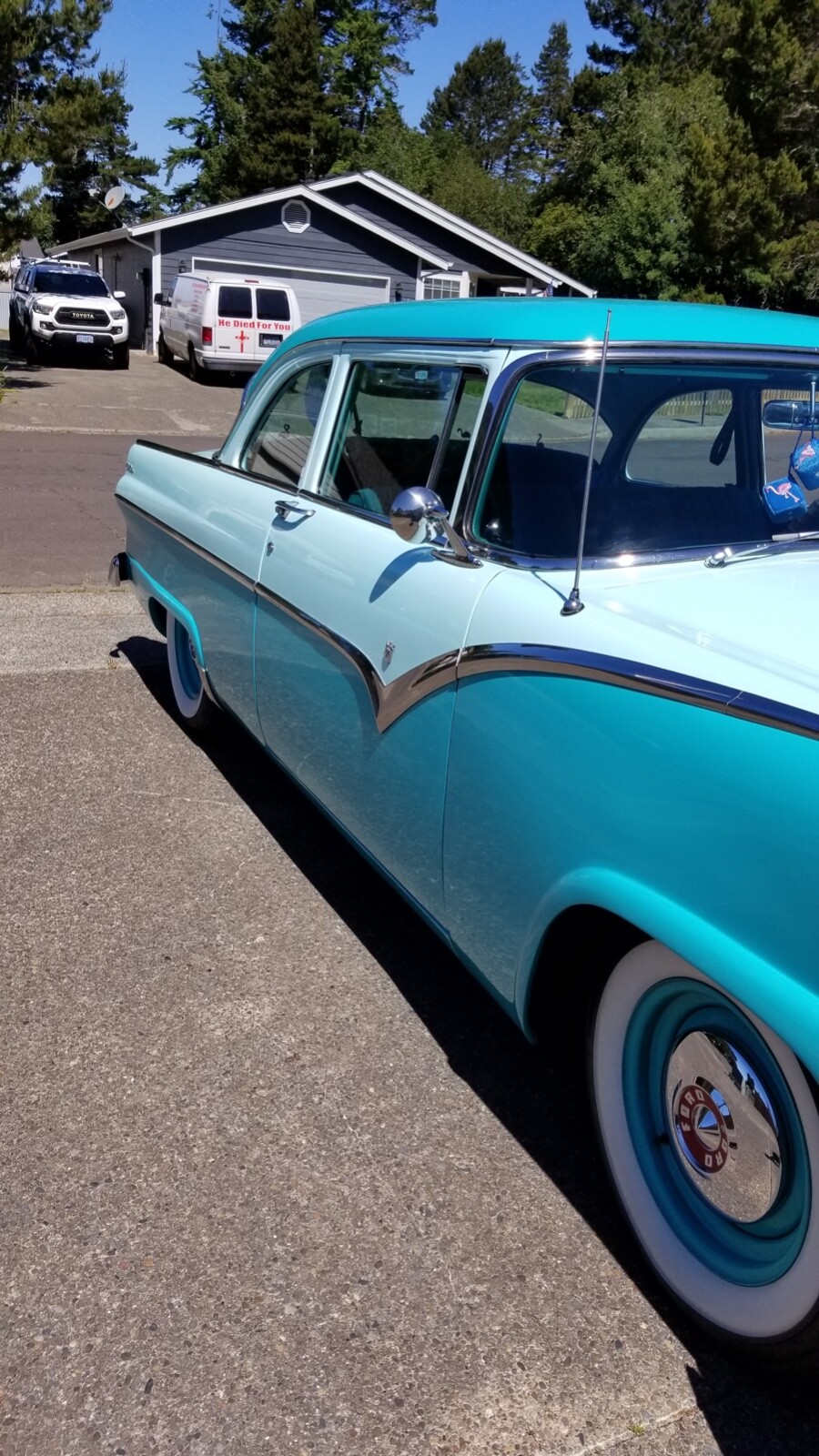 Ford-Fairlane-1955-Sedan-2