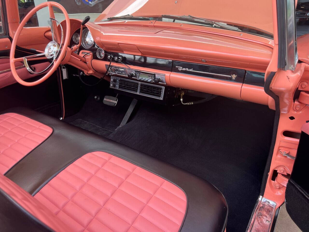 Ford-Fairlane-1956-Coupe-19