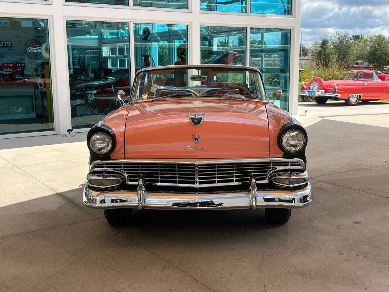 Ford-Fairlane-1956-Coupe-3