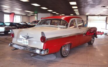 Ford-Fairlane-1956-Sedan-1