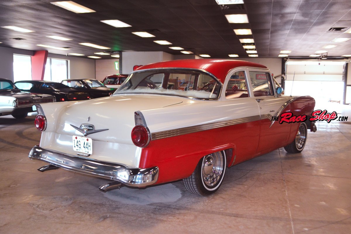Ford-Fairlane-1956-Sedan-1