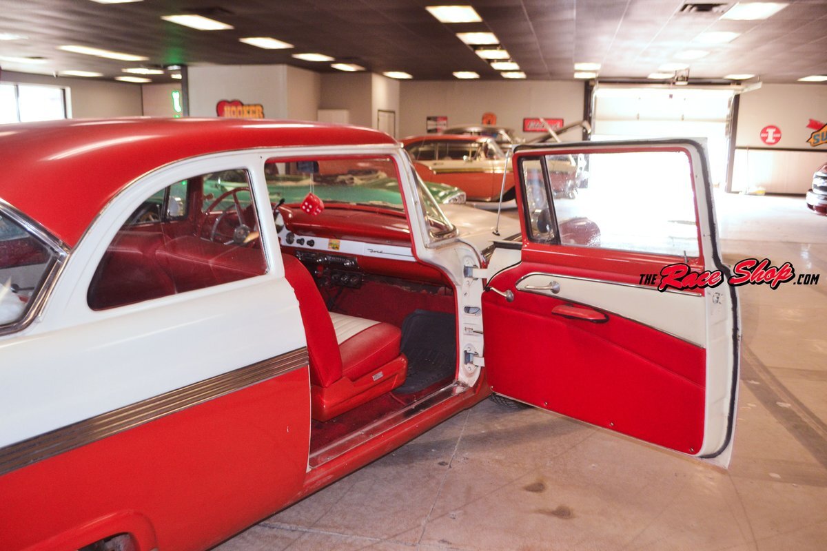 Ford-Fairlane-1956-Sedan-10