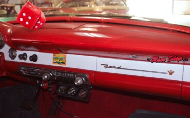 Ford-Fairlane-1956-Sedan-13