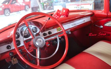 Ford-Fairlane-1956-Sedan-15