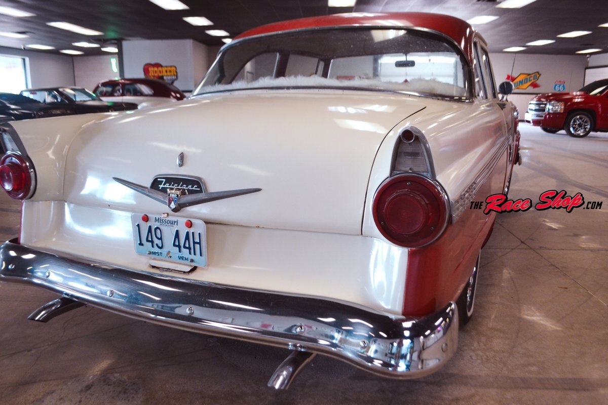 Ford-Fairlane-1956-Sedan-17