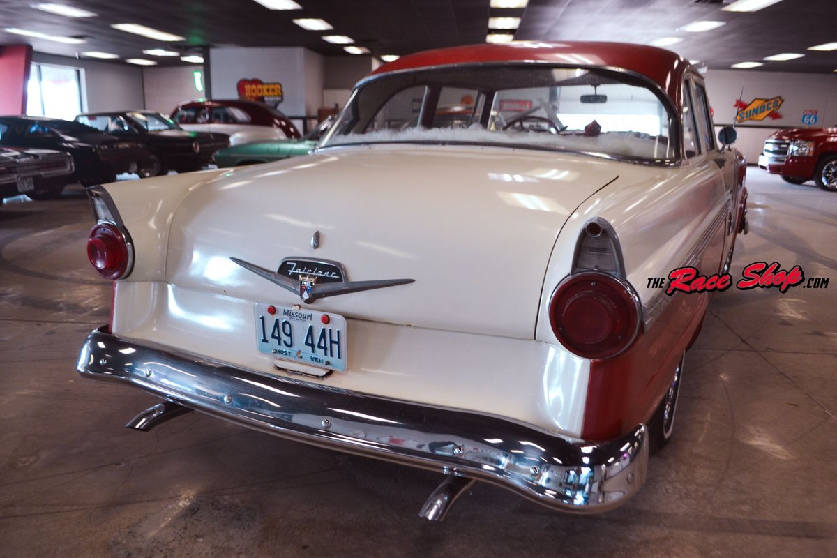 Ford-Fairlane-1956-Sedan-18