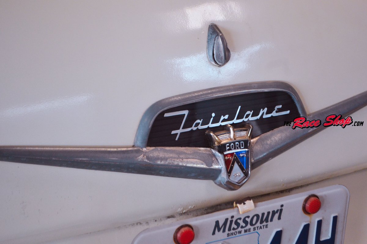 Ford-Fairlane-1956-Sedan-19