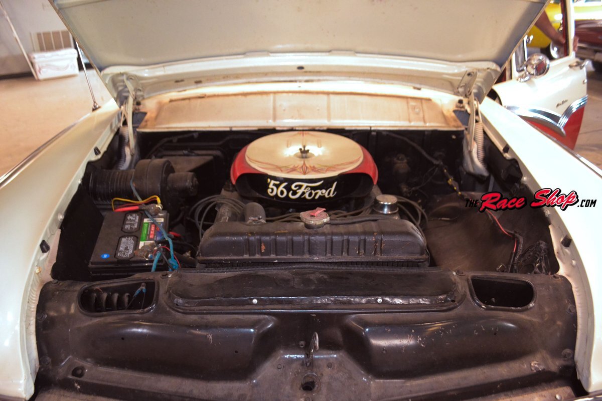 Ford-Fairlane-1956-Sedan-21