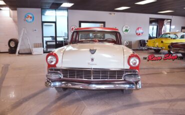 Ford-Fairlane-1956-Sedan-4