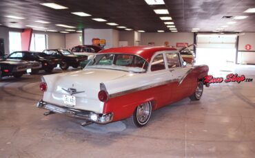 Ford-Fairlane-1956-Sedan-5