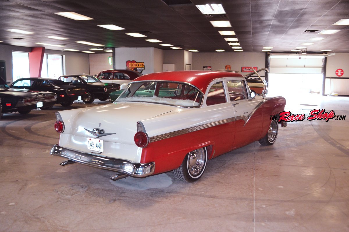 Ford-Fairlane-1956-Sedan-5