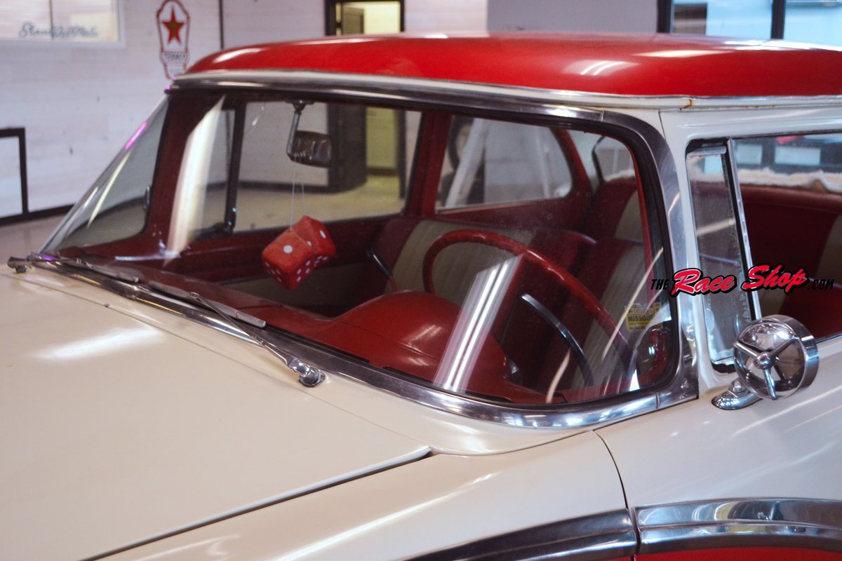 Ford-Fairlane-1956-Sedan-8