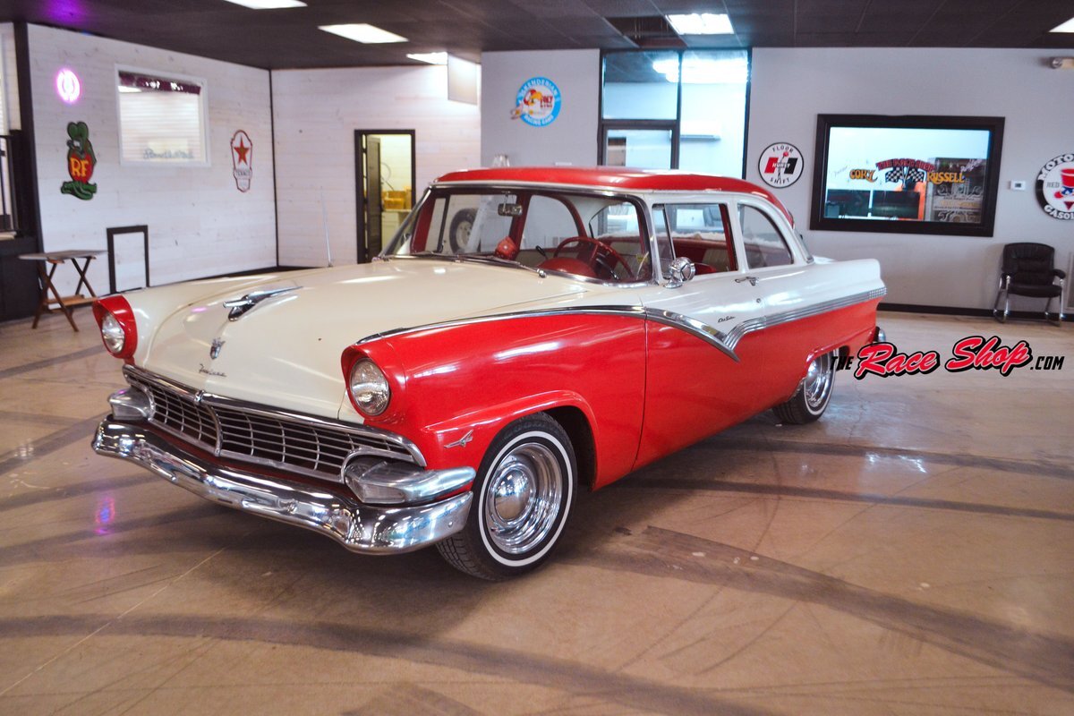 Ford Fairlane 1956 Sedan
