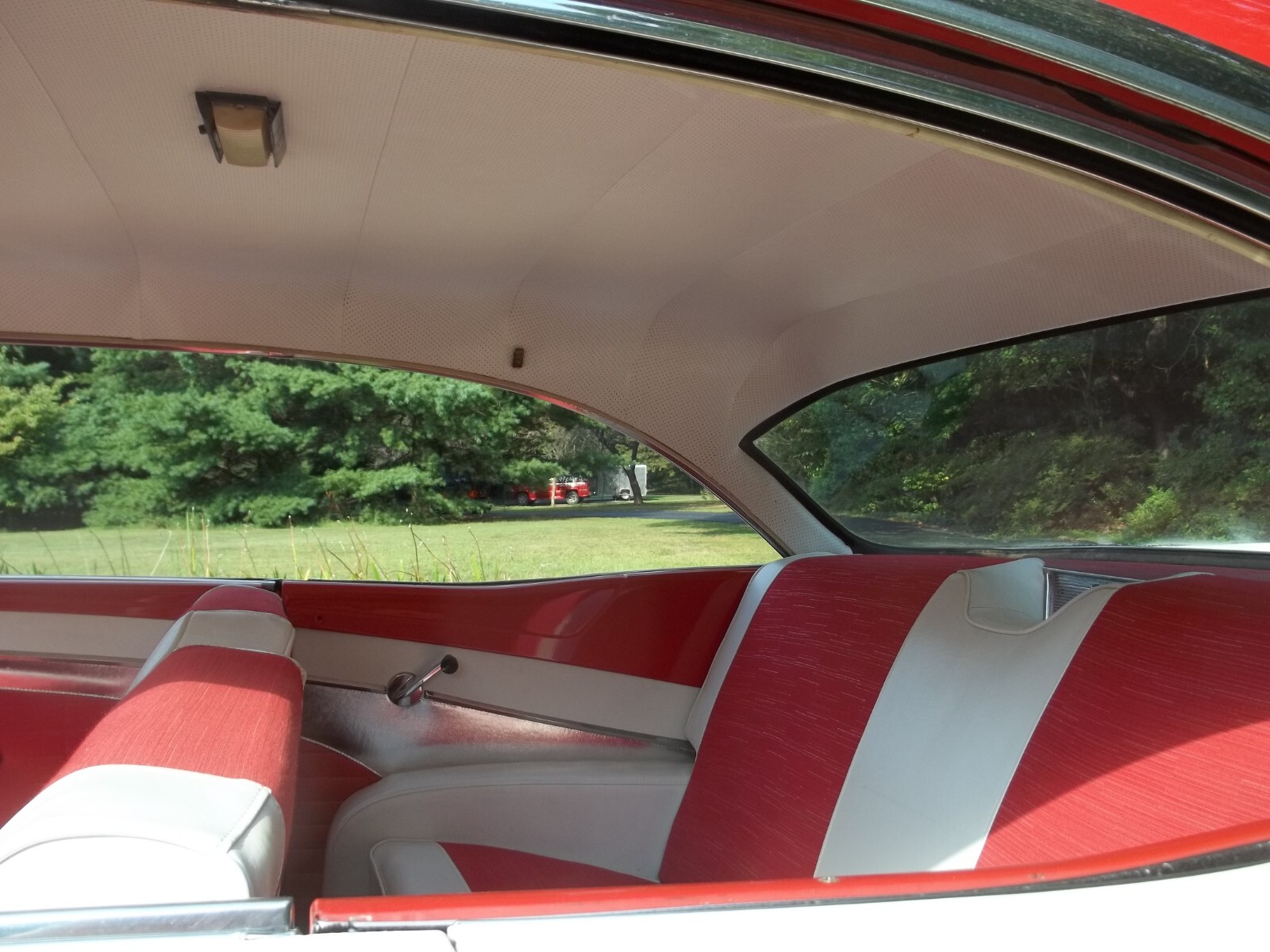 Ford-Fairlane-1957-2dr-Hardtop-6