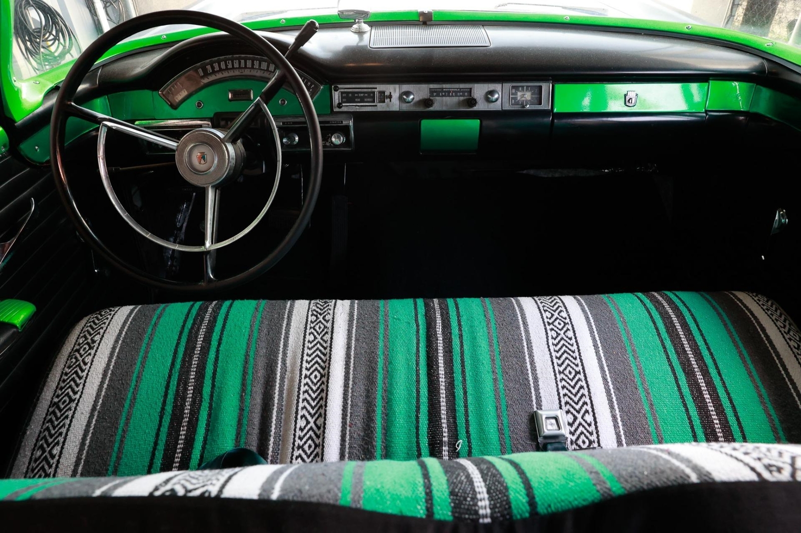 Ford-Fairlane-1957-4-Door-14