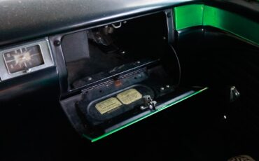 Ford-Fairlane-1957-4-Door-36