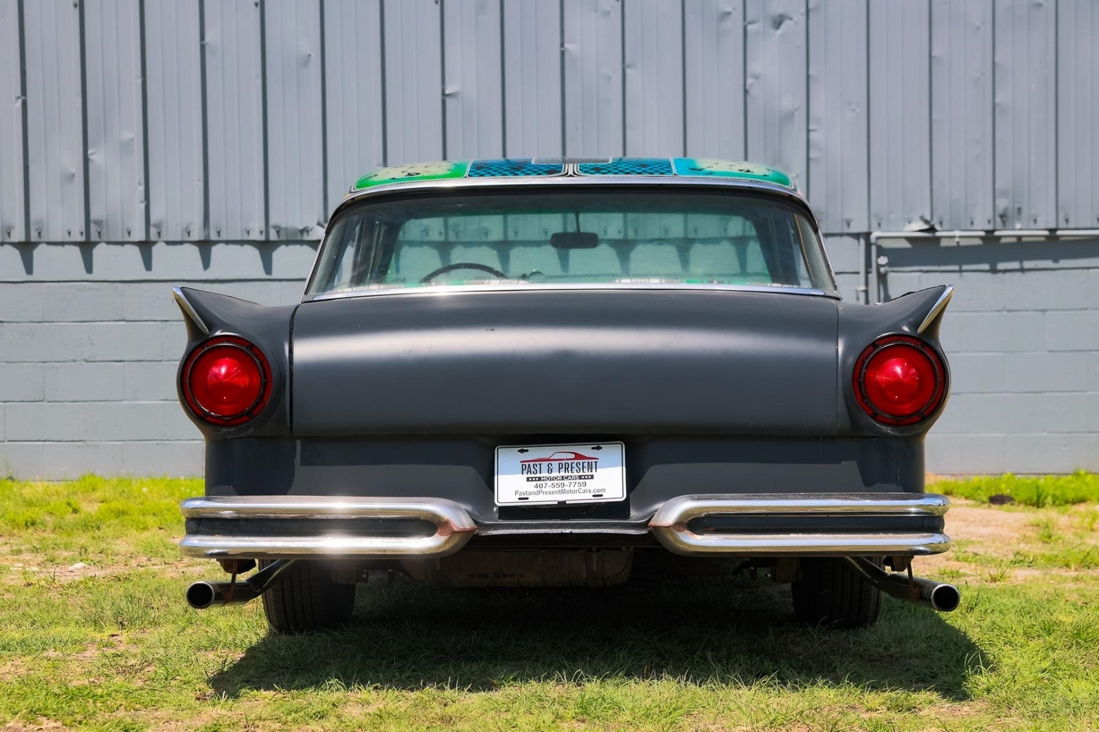 Ford-Fairlane-1957-4-Door-4