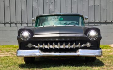 Ford-Fairlane-1957-4-Door-9
