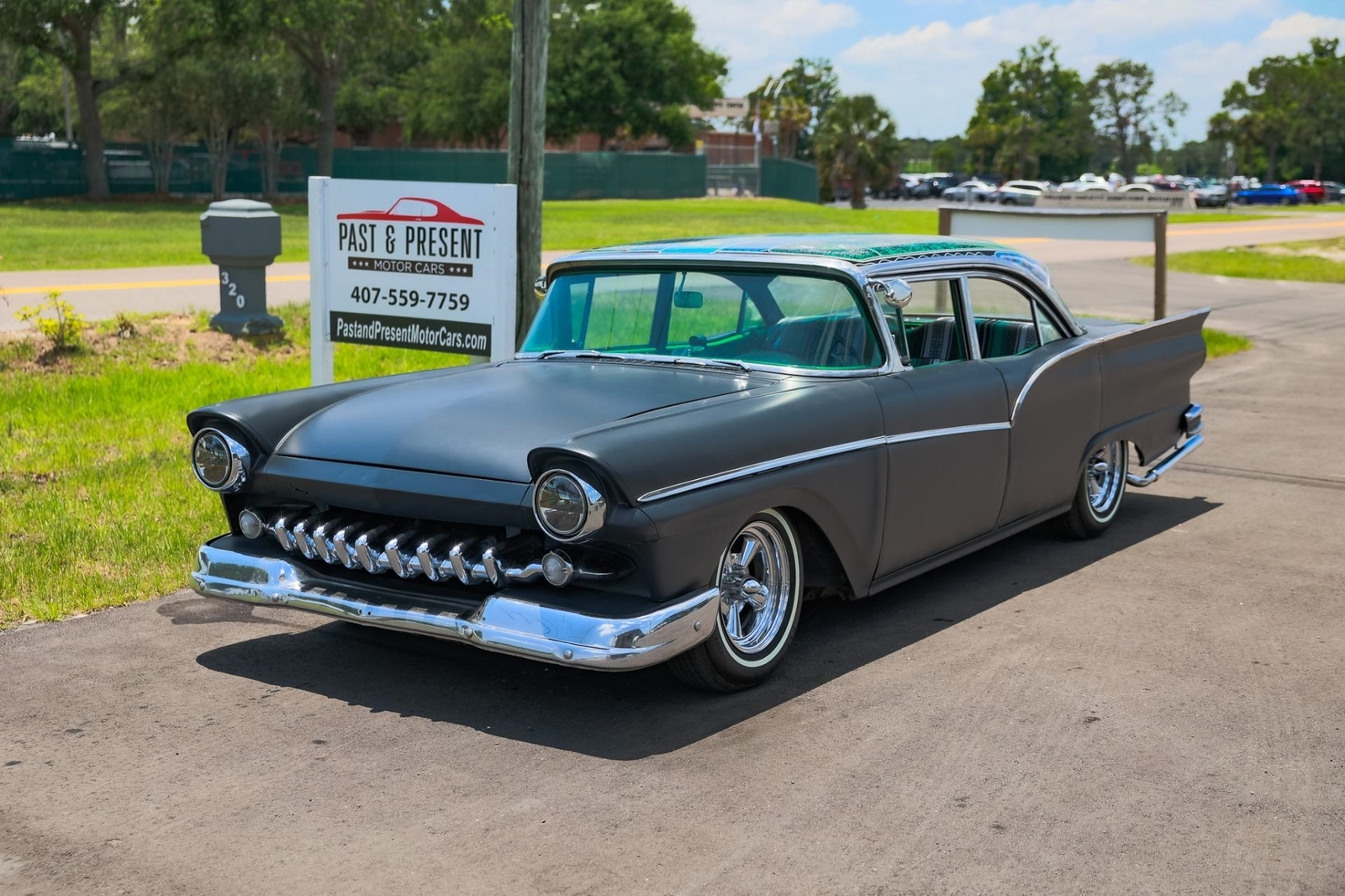 Ford Fairlane 1957 4 Door