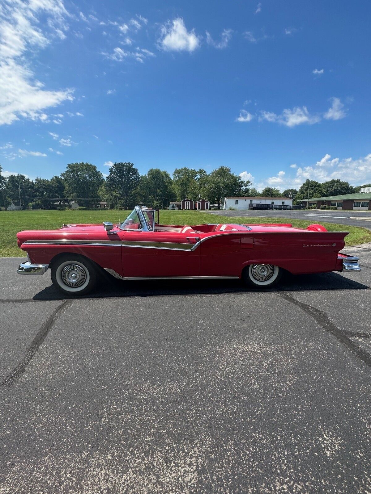 Ford-Fairlane-1957-Convertible-3