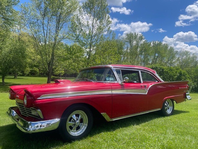 Ford-Fairlane-1957-Coupe-1