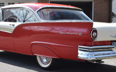 Ford-Fairlane-1957-Coupe-3