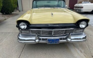 Ford-Fairlane-1957-Sedan