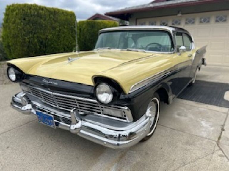 Ford-Fairlane-1957-Sedan-4