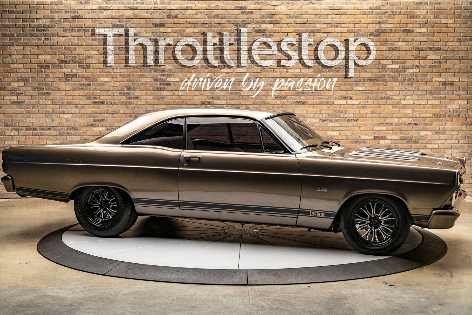 Ford-Fairlane-1967-Coupe-1