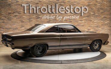 Ford-Fairlane-1967-Coupe-2