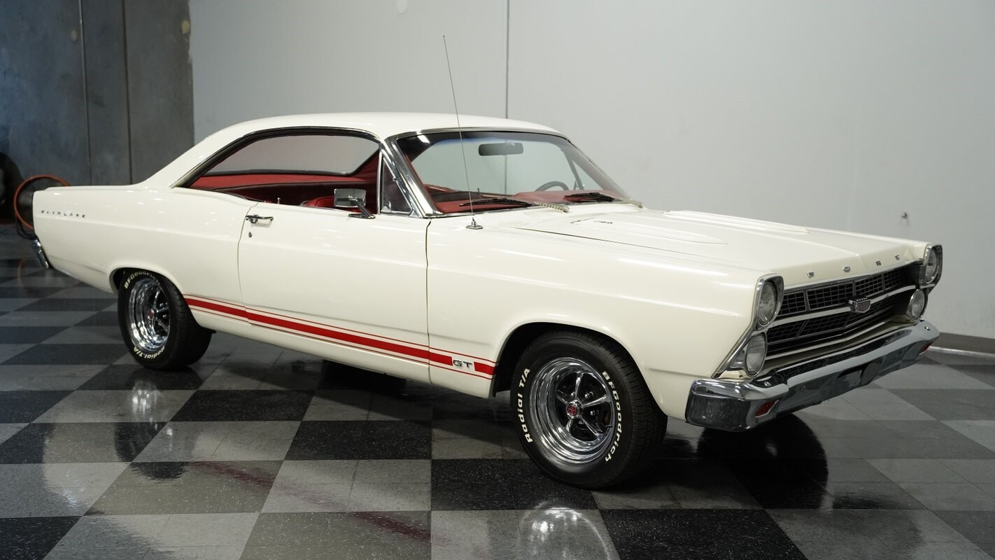Ford-Fairlane-1967-Fastback-14