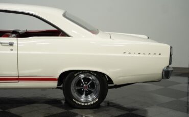 Ford-Fairlane-1967-Fastback-21