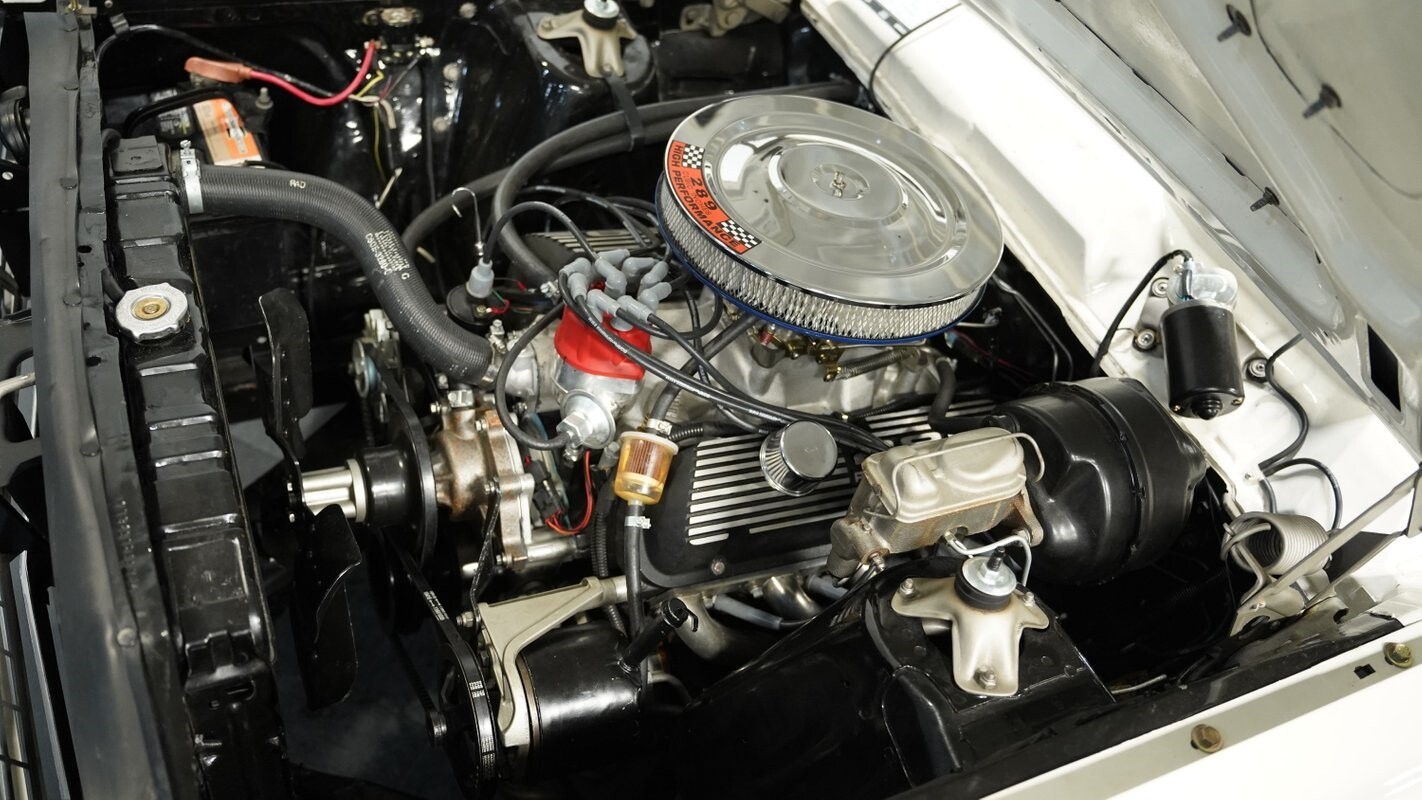 Ford-Fairlane-1967-Fastback-27